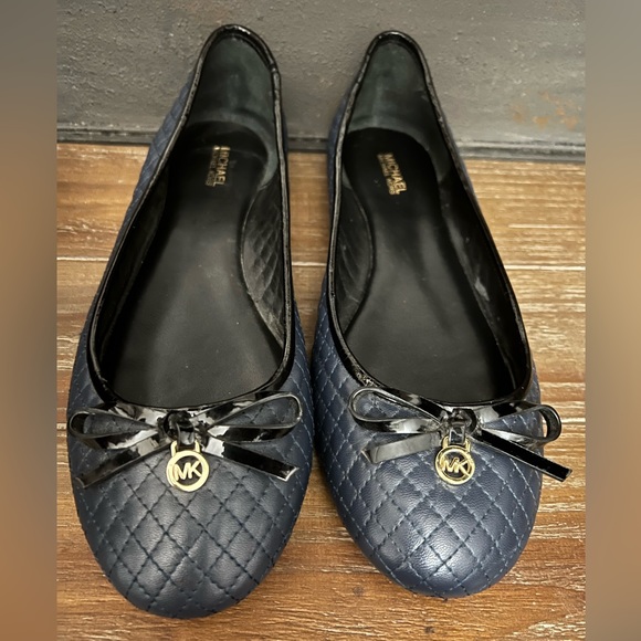 MICHAEL Michael Kors Shoes - Michael Kors Navy Blue w/ Black Trim Ballet Shoes Size 9